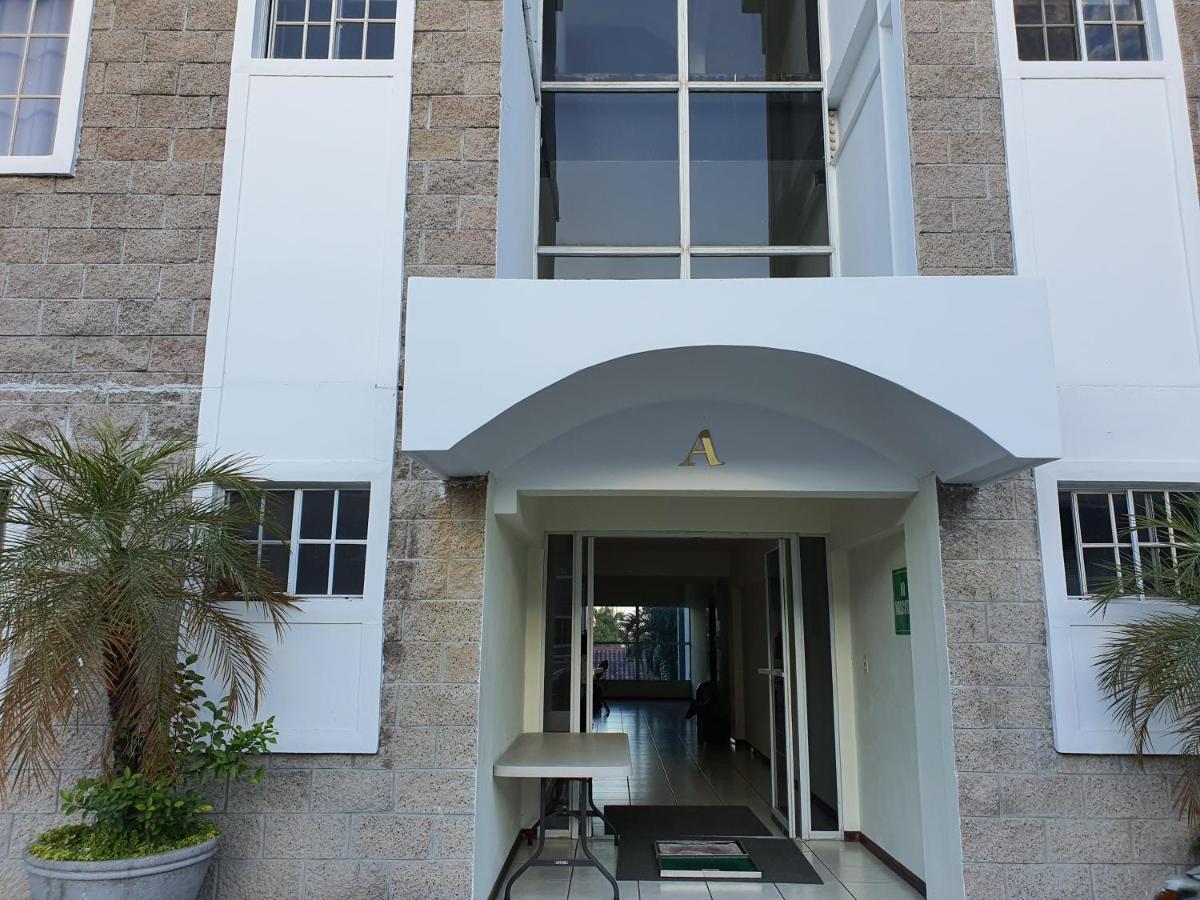 San Benito Flats Wifi 50Mg - 4 Huespedes - Parqueos Apartment San Salvador Luaran gambar